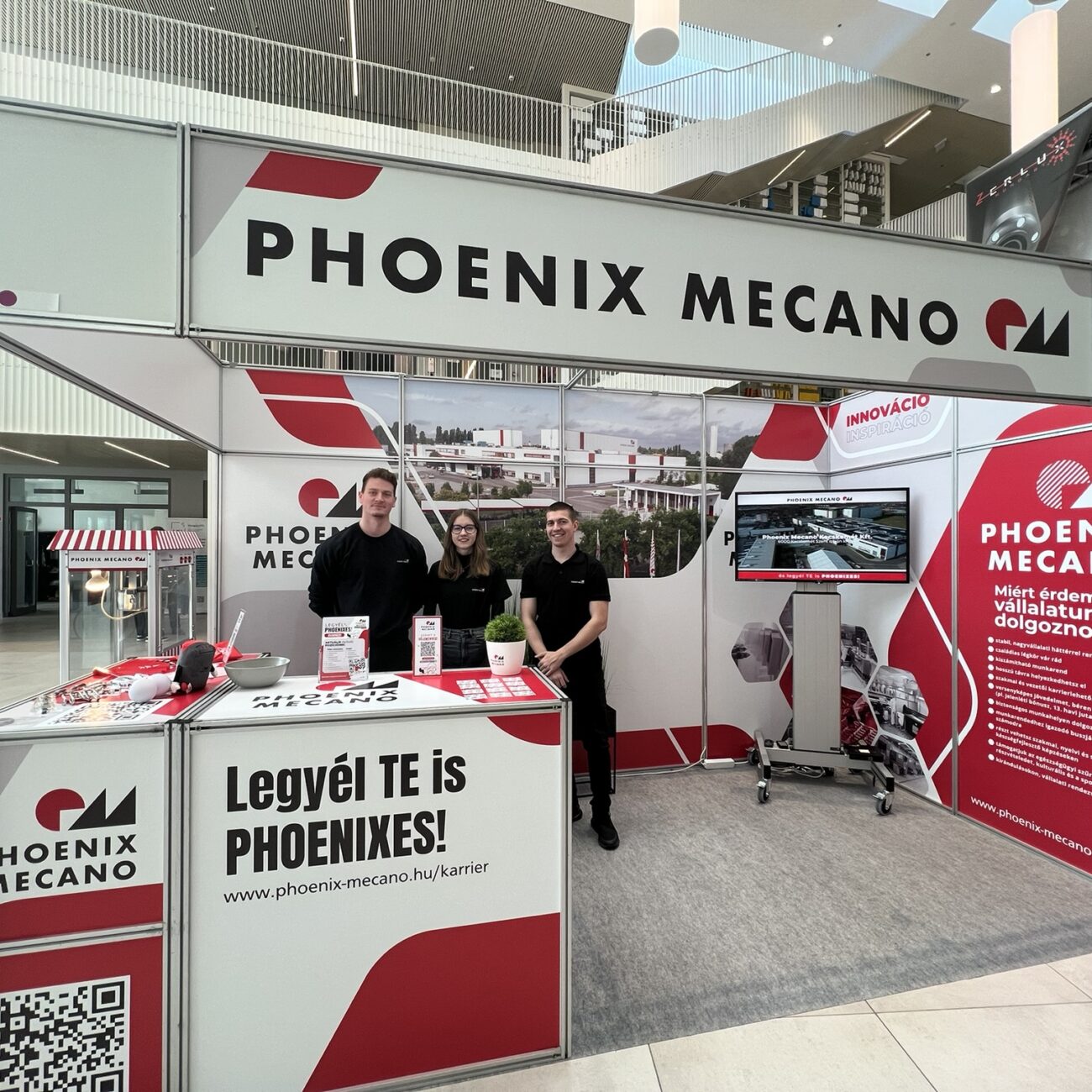 A Phoenix Mecano részt vett a Neumann János Egyetem állásbörzéjén, ahol a kollégáink készséggel válaszoltak minden kérdésre a nyitott pozícióinkkal és a Phoenix Mecano Kecskemétnél elérhető szakmai lehetőségekkel kapcsolatban.